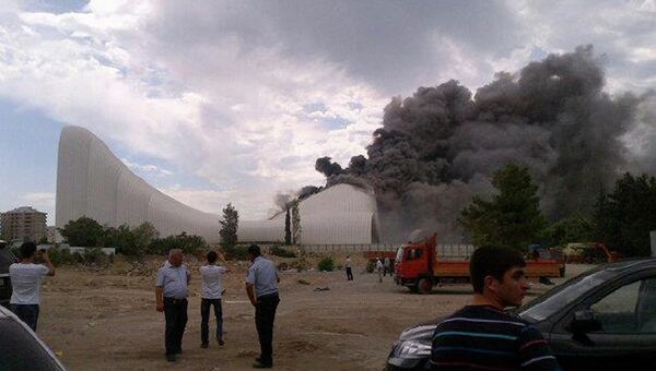 Центр Гейдара Алиева горит в Баку
