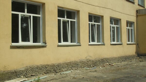 В школах обновляют окна к новому учебному году