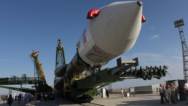 Вывоз ракеты Союз-ФГ со спутниками Канопус и БКА на старт