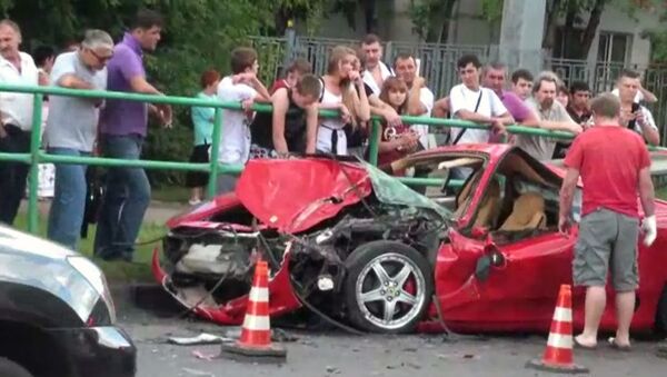 Ferrari влетел в УАЗ Patriot на северо-востоке Москвы, есть пострадавшие