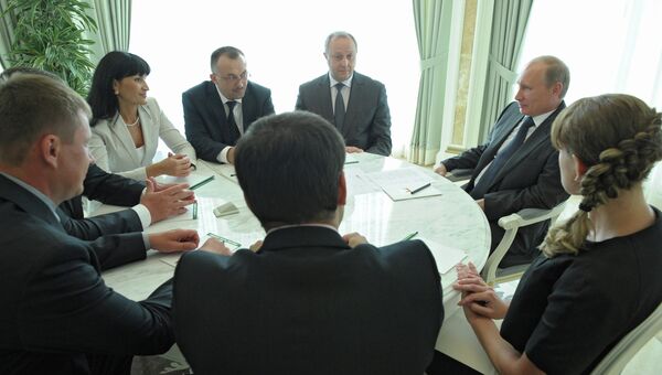В.Путин провел встречу с губернатором Саратовской области