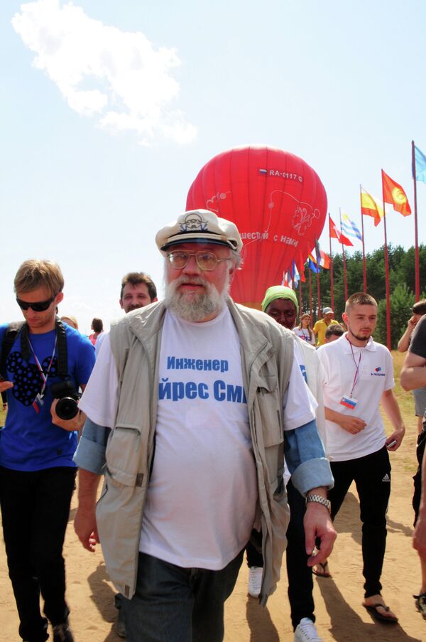 Владимир Чуров полетел на форум Селигер-2012 на воздушном шаре
