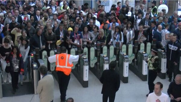 Потоки людей после открытия Игр-2012 едва не парализовали метро в Лондоне