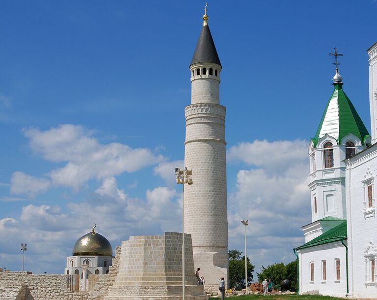 Северный мавзолей, сооруженный в XIV веке, - усыпальница бол