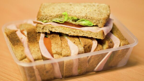 Пассажир авиакомпании Air Canada обнаружил иглу в сэндвиче