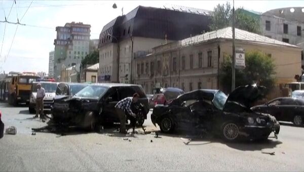 Два человека пострадали после столкновения четырех автомобилей в Москве