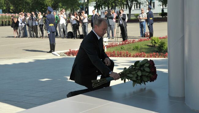 В.Путин посетил 31-ю десантно-штурмовую бригаду в Ульяновске