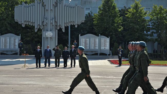 В.Путин посетил 31-ю десантно-штурмовую бригаду в Ульяновске