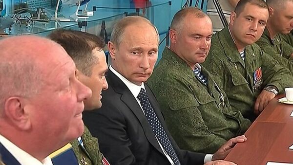 Путин порекомендовал десантникам в День ВДВ вести себя достойно