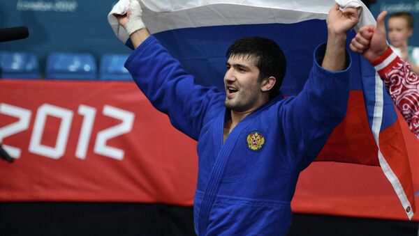 Россиянин Тагир Хайбулаев, занявший первое место в финальных соревнованиях по дзюдо