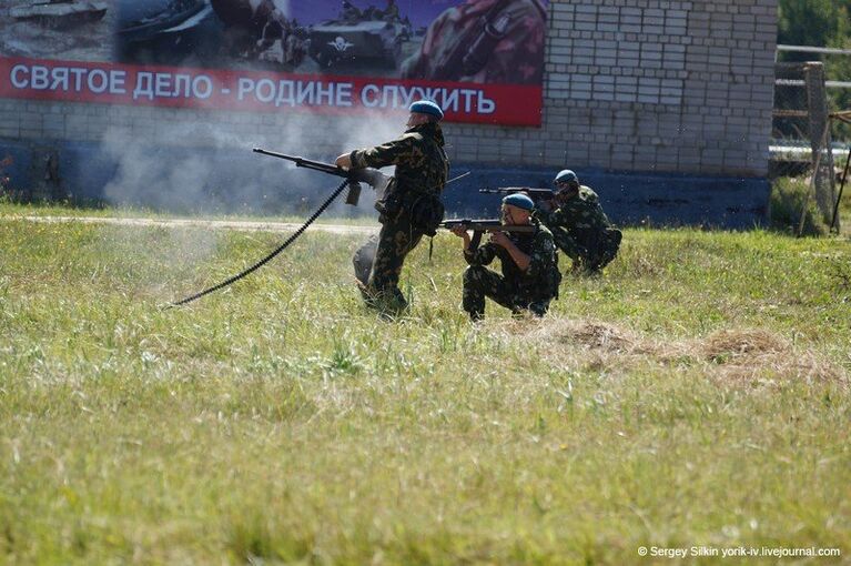 Показательные выступления в Иванове в день ВДВ