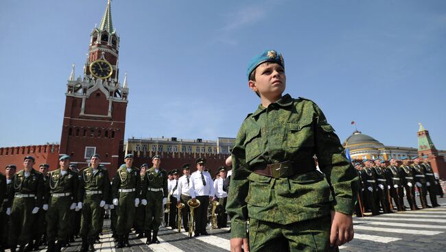 Десантники на Красной площади. Архив