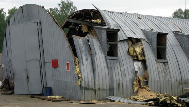 Склады боеприпасов, разрушенные во время взрыва. Архивное фото