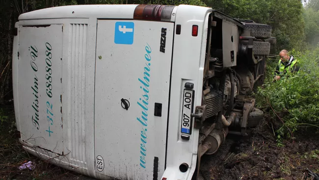 ДТП с туристическим автобусом в Псковской области 