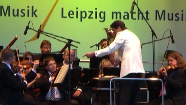 Симфонический оркестр Лейпцига собрал тысячи зрителей в центре города