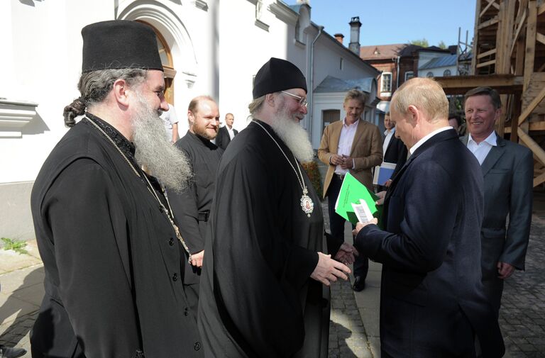 В.Путин провел заседание Попечительского совета РГО