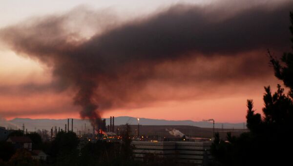 Пожар на нефтеперерабатывающем заводе Chevron в Калифорнии, США