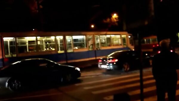 Сошедший с рельсов трамвай заблокировал две улицы на юге Москвы