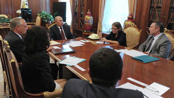Встреча президента РФ В.Путина с С.Митиным и представителями Новгородской области в Кремле
