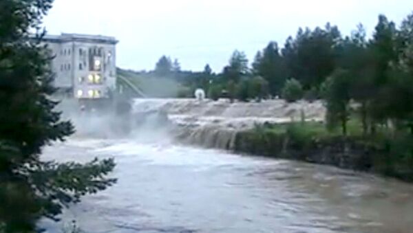 Вода прорвала дамбу и залила Маткожненскую ГЭС в Карелии