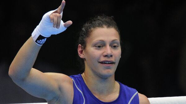 Россиянка Софья Очигава, завоевавшая серебряную медаль в соревнованиях по боксу