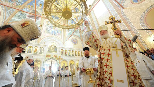 Патриарх Московский и всея Руси Кирилл во время чина освящения Коломенской православной духовной семинарии