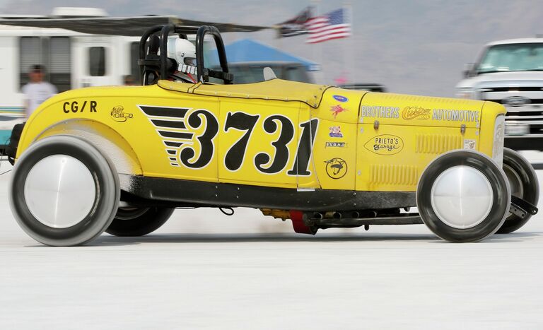 Участник 64-й ежегодной гонки Bonneville SpeedWeek, штат Юта