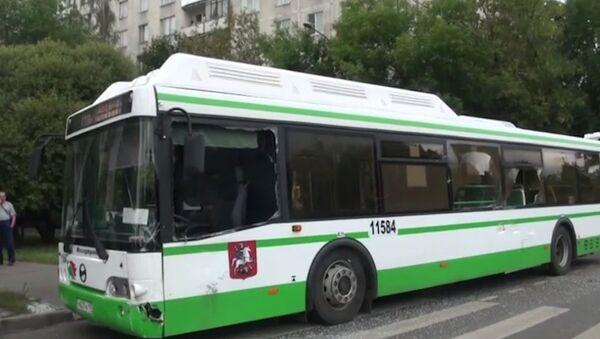 ГАЗель протаранила рейсовый автобус на севере Москвы