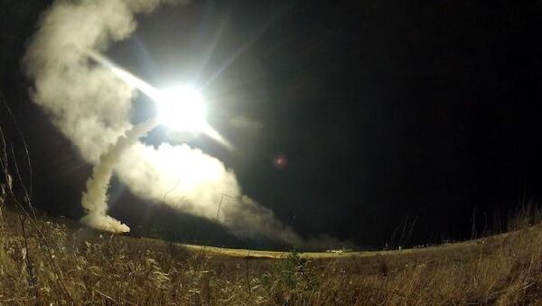  ЗРК Триумф поражает ракеты-мишени во время ночных стрельб