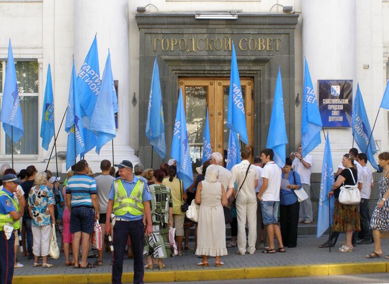 Севастополь русский язык митинг горсовет