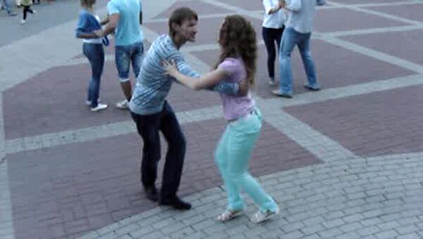 Белгородцев обучили латиноамериканским танцам на Salsa Open Air