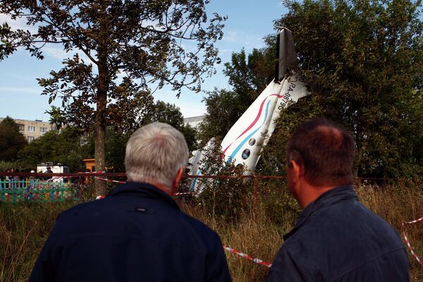 Крушение легкомоторного самолета в Ленинградской области
