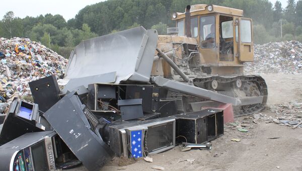Полиция Горного Алтая уничтожила 30 одноруких бандитов на заводе по переработке мусора