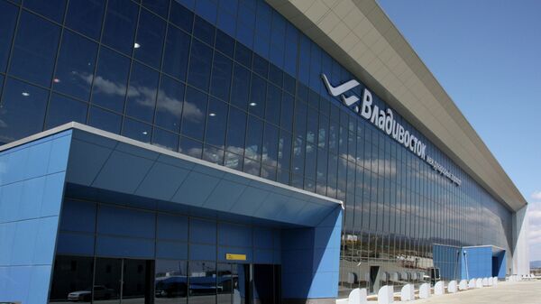 Здание международного терминала аэропорта Владивосток. Архивное фото