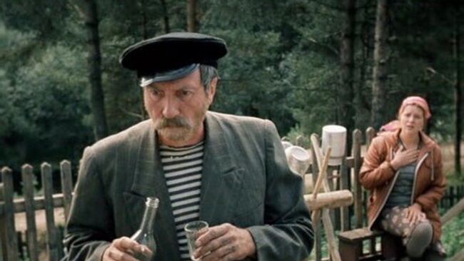 Кадр из фильма «Любовь и голуби» Кадр из фильма «Любовь и голуби»