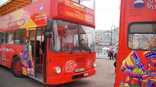 Первые двухэтажные экскурсионные автобусы появились в центре Москвы