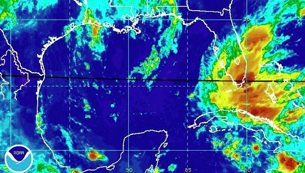Тропический шторм Исаак приближается к Флориде