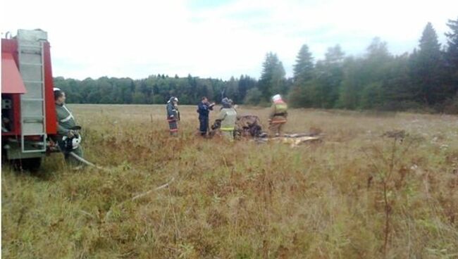 На месте падения легкомоторного самолета в Подмосковье