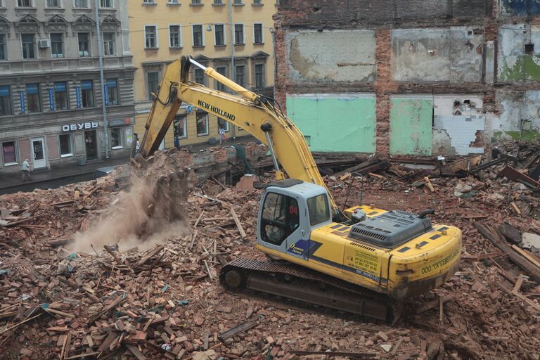 Снос Дома купца Рогова в историческом центре Санкт-Петербурга