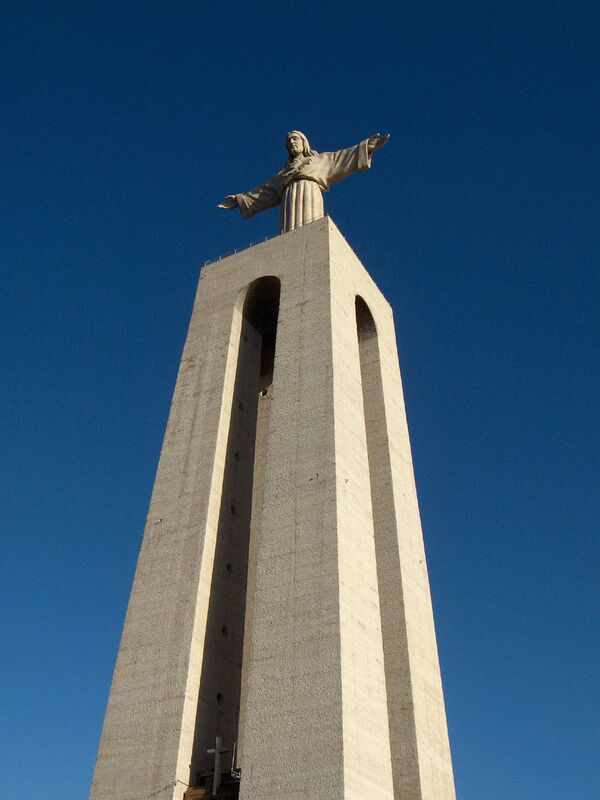 Статуя Христа в Лиссабоне