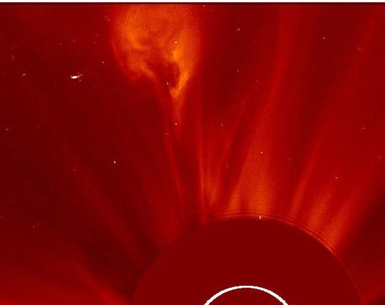 Корональный выброс на Солнце с ликом дьявола