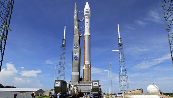 Ракета Atlas V со спутниками RBSP (Radiation Belt Storm Probes) двигается к стартовой площадке 41 космодрома на мысе Канаверал. Архивное фото