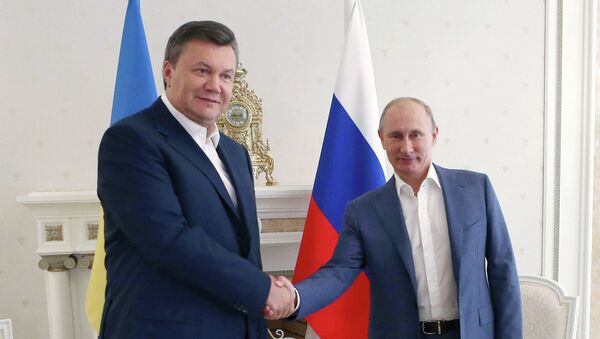  Президент РФ Владимир Путин и президент Украины Виктор Янукович. Архив