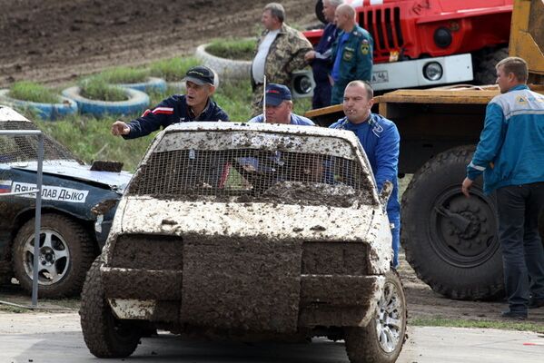 Гонщики из 16 регионов померились силами на автокроссе в Курске