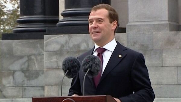 Медведев открыл Триумфальную арку и осмотрел музей войны 1812 года