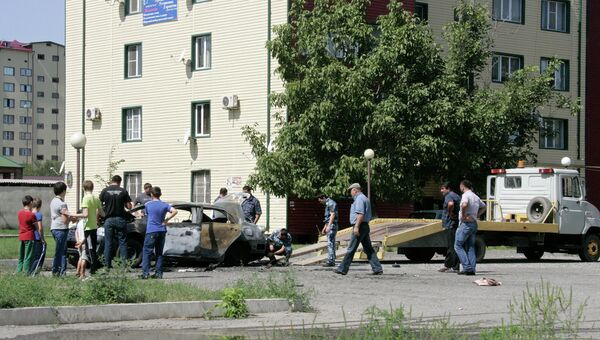Подрыв автомобиля сотрудника полиции в Грозном