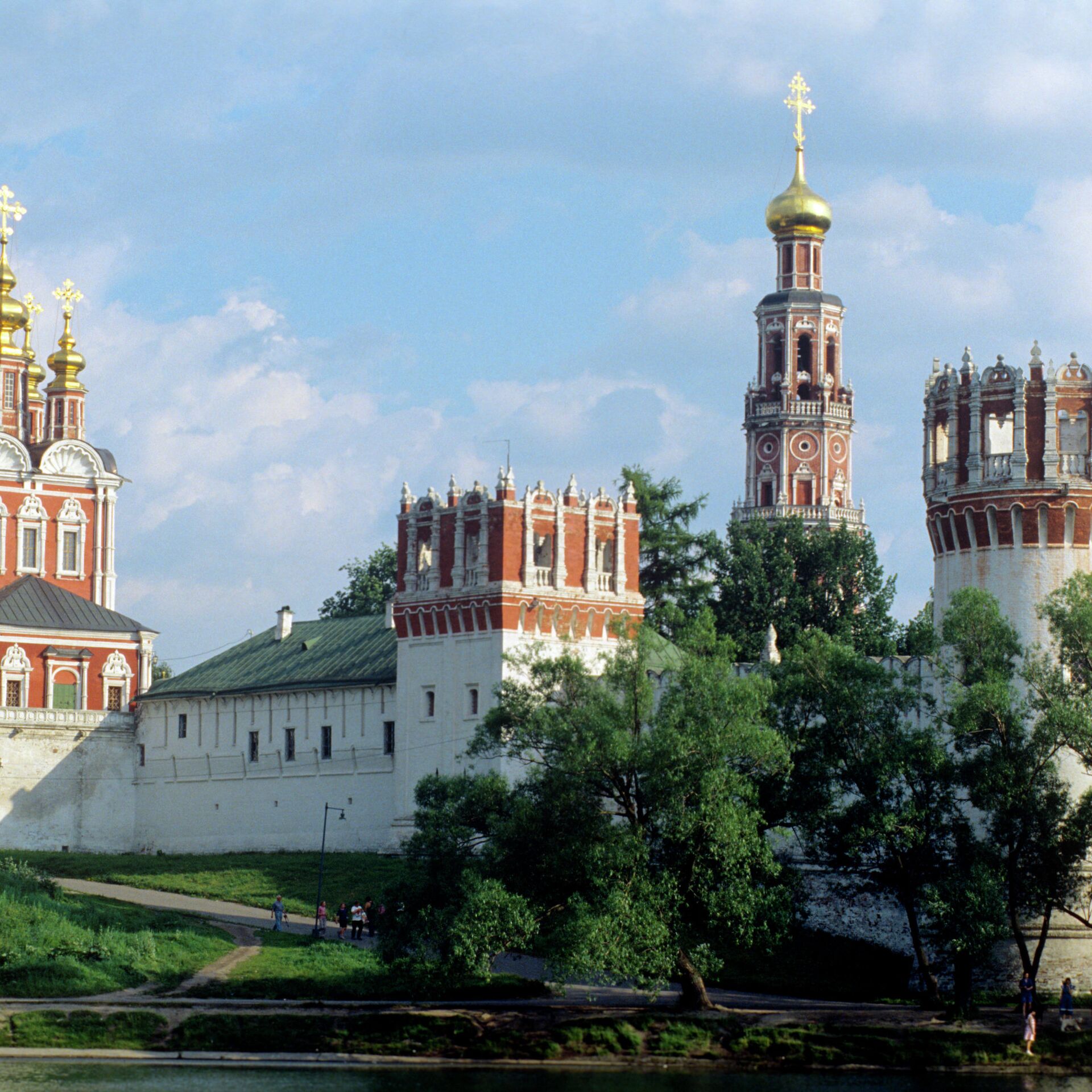 новодевичий монастырь в москве история создания википедия