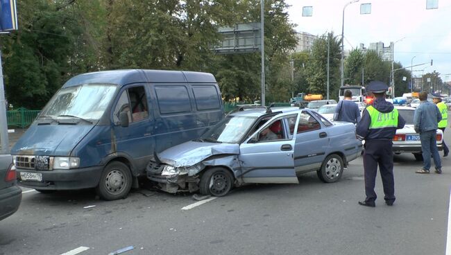 Автомобиль выехал на встречку и протаранил шесть машин. Последствия ДТП