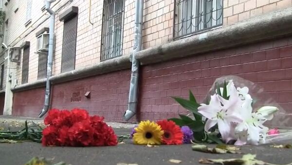 Поклонники принесли цветы к месту гибели Александра Белявского