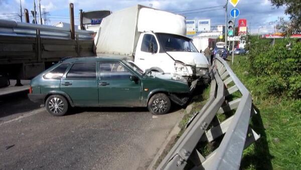 Авария с участием шести автомобилей в Москве. Кадры с места ДТП